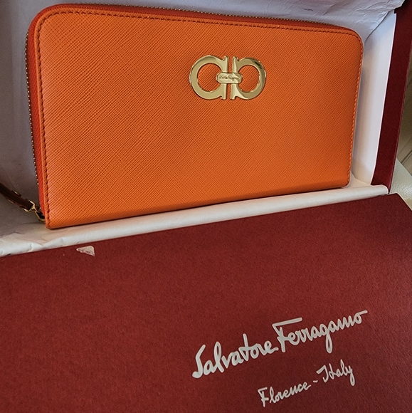 NWT ~ Salvatore Ferragamo Icona Large Gancini Zip Around Wallet ~ Lava - Picture 3 of 15